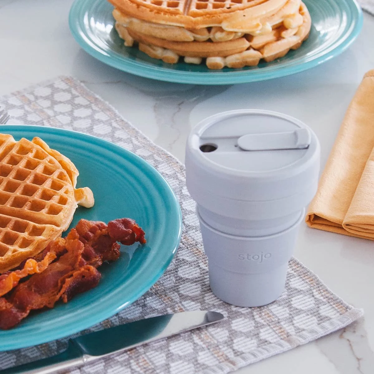 STOJO - Opvouwbare Beker - To Go - Grijs - 237ml - Herbruikbaar 3 STOJO - Opvouwbare Beker - To Go - Grijs - 237ml - Herbruikbaar - Afbeelding 3