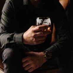 MikaMax Globe Whiskey Decanter – Standaard Versie – Whiskey Set – Complete Set – Whiskey Karaf – Incl. 2 Whiskey Glazen En Whiskey Stones – 900 ML -Kookgerei Koning Verkoop 1200x1200 6102