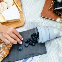 STOJO - Opvouwbare Beker - To Go - Grijs - 237ml - Herbruikbaar 11 STOJO - Opvouwbare Beker - To Go - Grijs - 237ml - Herbruikbaar -Kookgerei Koning Verkoop 1200x1200 62