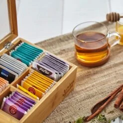 Bambuswald© Houten Theedoos Met 6 Vakken Gemaakt Van 100% Duurzame Bamboe 16 Bambuswald© Houten Theedoos Met 6 Vakken Gemaakt Van 100% Duurzame Bamboe -Kookgerei Koning Verkoop 1200x1200 6512