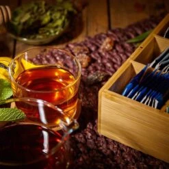 Bambuswald© Houten Theedoos Met 6 Vakken Gemaakt Van 100% Duurzame Bamboe 18 Bambuswald© Houten Theedoos Met 6 Vakken Gemaakt Van 100% Duurzame Bamboe -Kookgerei Koning Verkoop 1200x1200 6514