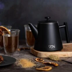 VDN RVS Theepot Dubbelwandig Met Filter - Zwarte Theekan 1 Liter - 902 18 VDN RVS Theepot Dubbelwandig Met Filter - Zwarte Theekan 1 Liter - 902 -Kookgerei Koning Verkoop 1200x1200 889