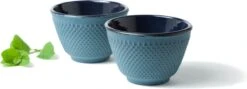Tealøv THEE SET 1,1 LITER GIETIJZER | COMPLETE SET IN GESCHENKDOOS | Gietijzeren Theepot Met Roestvrijstalen Zeef, Gietijzeren Theekopjes En Onderzetter | In Authentiek Japanse Stijl | Arare Blauw 11 Tealøv THEE SET 1,1 LITER GIETIJZER | COMPLETE SET IN GESCHENKDOOS | Gietijzeren Theepot Met Roestvrijstalen Zeef, Gietijzeren Theekopjes En Onderzetter | In Authentiek Japanse Stijl | Arare Blauw -Kookgerei Koning Verkoop 1200x431