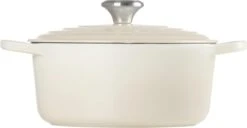 Le Creuset Braadpan Signature Meringue - ø 24 Cm / 4.2 Liter 7 Le Creuset Braadpan Signature Meringue - ø 24 Cm / 4.2 Liter -Kookgerei Koning Verkoop 1200x622 5
