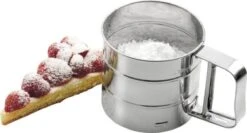 Professionele RVS Meelzeef - Bloemzeef - Poedersuikerzeef - Suikerzeef - Bakgerei - Stooier - Keuken Tafel -Roestvrij Staal - Draai Meel Zeef - Bloem Zeef - Poedersuiker Zeef - 24 Professionele RVS Meelzeef - Bloemzeef - Poedersuikerzeef - Suikerzeef - Bakgerei - Stooier - Keuken Tafel -Roestvrij Staal - Draai Meel Zeef - Bloem Zeef - Poedersuiker Zeef - -Kookgerei Koning Verkoop 1200x647 3