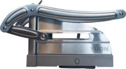 Yugn DeLux Frietsnijder - Roestvrijstaal - Zilver - Incl. Schiller -Kookgerei Koning Verkoop 1200x655 1