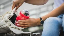 Sareva Muesli Beker - Met Lepel - Yoghurt 2 Go - Rood -Kookgerei Koning Verkoop 1200x675 6