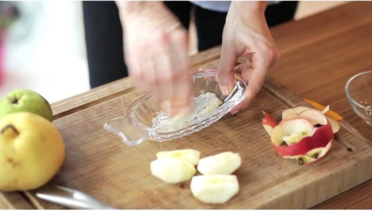 Akcam - Glazen Gember En Fruitrasp 'Fruttare' - Appelrasp Voor Baby's 2 Akcam - Glazen Gember En Fruitrasp 'Fruttare' - Appelrasp Voor Baby's - Afbeelding 2