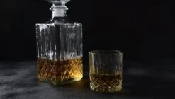 BrandY Whiskey Set In Luxe Geschenkdoos Met 1 Whiskey Karaf En 4 Whiskey Glazen -Kookgerei Koning Verkoop 1200x682 13