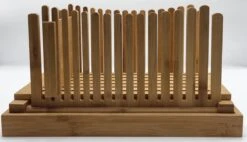 Stelleriana Broodsnijder Of Broodsnijmachine Van Bamboo Hout Als Hulpmiddel Bij Het Snijden Van Vers Zelf Gebakken Brood En Broodbakken. Bevat Een Broodplank/Snijplank Met Kruimelbak/Kruimelvanger. -Kookgerei Koning Verkoop 1200x692 3