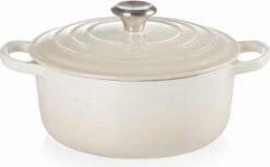 Le Creuset Braadpan Signature Meringue - ø 24 Cm / 4.2 Liter 9 Le Creuset Braadpan Signature Meringue - ø 24 Cm / 4.2 Liter -Kookgerei Koning Verkoop 1200x744 9