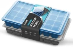 Nince Siliconen IJsblokjesvorm Met Deksel (2 Stuks) - 56 Ijsblokjes - BPA Vrij - Blauw En Grijs