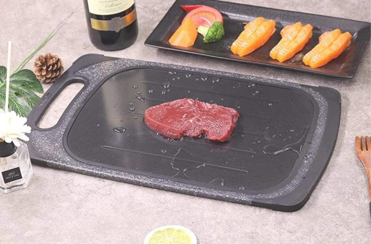 KC Merials Snijplank & Ontdooiplaat 2 In 1- Multifunctionele Snijplank - Kunststof Snijplanken - 2 Tot 10 Keer Sneller Vlees Ontdooien - Hygiënisch, Veilig & Duurzaam. 4 KC Merials Snijplank & Ontdooiplaat 2 In 1- Multifunctionele Snijplank - Kunststof Snijplanken - 2 Tot 10 Keer Sneller Vlees Ontdooien - Hygiënisch, Veilig & Duurzaam. - Afbeelding 4