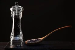 101Products Peper- & Zoutmolen Set - Acryl - Transparant - Verstelbare Maalgraad - Zeezout én Kruidenmixes 13 101Products Peper- & Zoutmolen Set - Acryl - Transparant - Verstelbare Maalgraad - Zeezout én Kruidenmixes -Kookgerei Koning Verkoop 1200x795 7