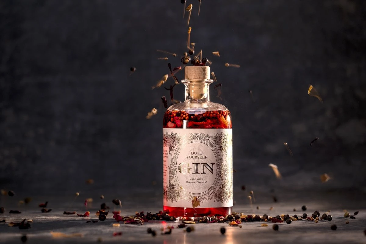 DIY Gin - Edition Pink Citrus - Maak Je Eigen Gin Voor Een Heerlijke Gin Tonic - 500ml 5 DIY Gin - Edition Pink Citrus - Maak Je Eigen Gin Voor Een Heerlijke Gin Tonic - 500ml - Afbeelding 5