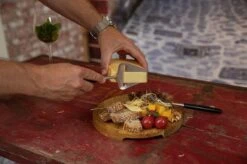 Boska Kaasschaaf Milano+ - Kaasschaaf Voor Harde Kaas - Vaatwasserbestendig - Kaasschaaf Zwart - Cadeautips - Keukengerei - Keuken Accessoires - 10 Jaar Garantie 23 Boska Kaasschaaf Milano+ - Kaasschaaf Voor Harde Kaas - Vaatwasserbestendig - Kaasschaaf Zwart - Cadeautips - Keukengerei - Keuken Accessoires - 10 Jaar Garantie -Kookgerei Koning Verkoop 1200x799 83