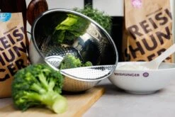 Reishunger Rijstzeef Uit Roestvrij Staal - Vergiet Voor Het Wassen Van Rijst En Groenten - Met Anti-slip Siliconen Bodem -Kookgerei Koning Verkoop 1200x800 324