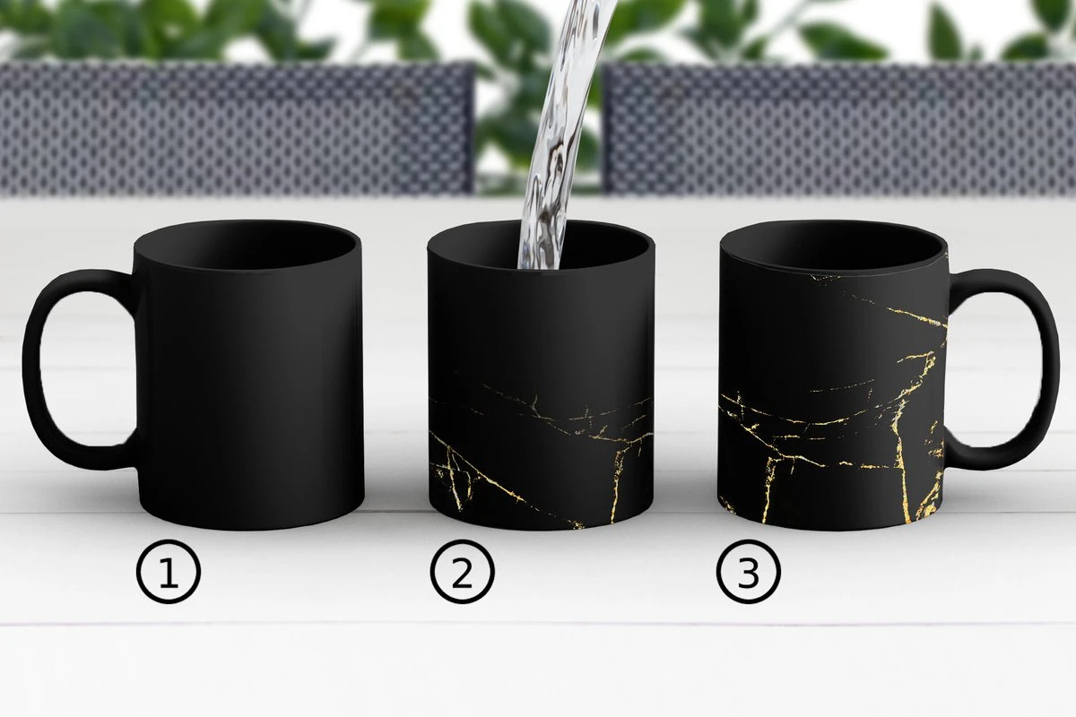 Magische Mok - Foto Op Warmte Mokken - Koffiemok - Marmer - Zwart - Goud - Luxe - Magic Mok - Beker - 350 ML - Theemok 6 Magische Mok - Foto Op Warmte Mokken - Koffiemok - Marmer - Zwart - Goud - Luxe - Magic Mok - Beker - 350 ML - Theemok - Afbeelding 6