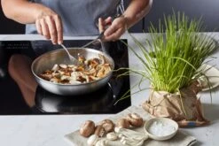 Demeyere Essential 5 RVS Koekenpan – Koekenpan Inductie - 24 Cm – PTFE-vrij -Kookgerei Koning Verkoop 1200x800 375