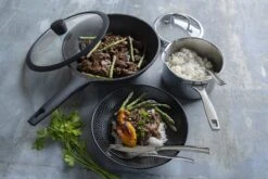 Sola Wokpan Fair Cooking - Ø 30 Cm - Zwart/wit - Aluminium - Antiaanbaklaag -Kookgerei Koning Verkoop 1200x800 378