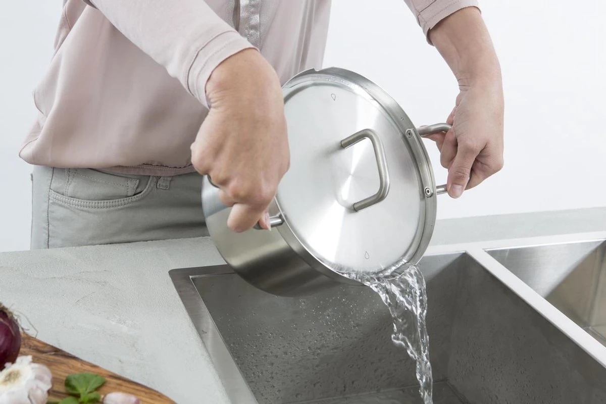 BK Q-linair Master RVS Pannenset - 5-delig - Veilig Afgietsysteem 11 BK Q-linair Master RVS Pannenset - 5-delig - Veilig Afgietsysteem - Afbeelding 11