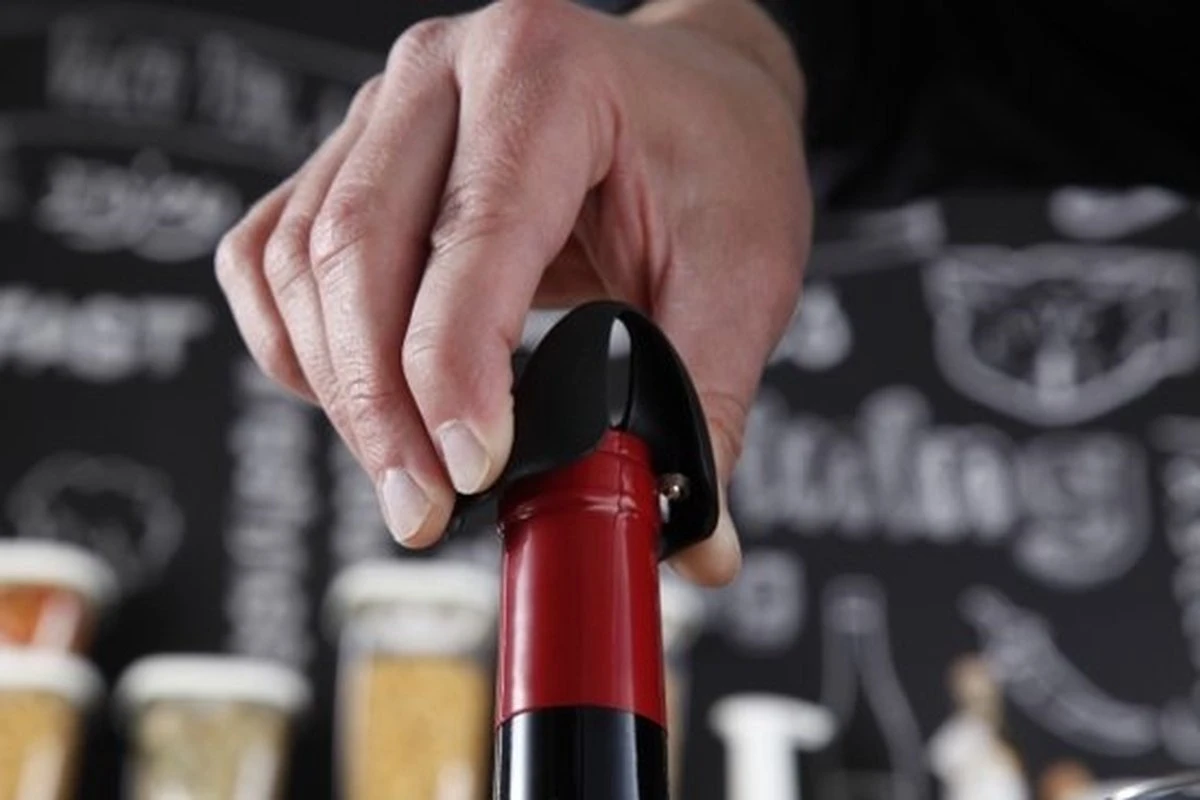 Capsule-snijder ('Omhulselsnijder') Voor Wijnfles - Vacuvin -Zwart 8 Capsule-snijder ('Omhulselsnijder') Voor Wijnfles - Vacuvin -Zwart - Afbeelding 8