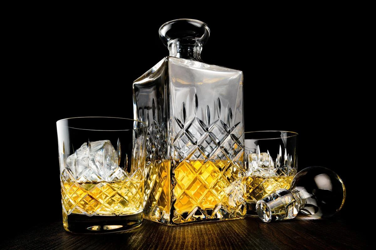 Handgemaakt Royal Whiskey Karaf Set By GDLF® | Hand Geslepen & Mond Geblazen | Hoogste Kwaliteit Kristal | Luxe Whiskey Set | Incl. Whisky Karaf, 2 Whiskey Glazen & Hand Made Certificaat | Kado Man | Luxe Cadeau Voor Man & Vrouw 2 Handgemaakt Royal Whiskey Karaf Set By GDLF® | Hand Geslepen & Mond Geblazen | Hoogste Kwaliteit Kristal | Luxe Whiskey Set | Incl. Whisky Karaf, 2 Whiskey Glazen & Hand Made Certificaat | Kado Man | Luxe Cadeau Voor Man & Vrouw - Afbeelding 2