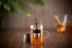 AdHoc Floatea Drijvend Thee-ei - H 130mm - Zwart -Kookgerei Koning Verkoop 1200x800 711