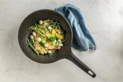 Sola - Wokpan Fair Cooking Zwart/wit Greblon Anti Aanbaklaag -Kookgerei Koning Verkoop 1200x802 32