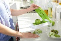 Groentesnijder - Uiensnijder - Mandoline - Multifunctionele Groentesnijder - RVS - Inclusief 7 Mesjes - Mandoline Keukensnijder- Mandoline Snijder - -Kookgerei Koning Verkoop 1200x809 6