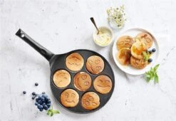 Royal Swiss Crêpemaker - Pancake Pannenkoeken 7 Kop - Marmeren Anti Aanbaklaag Met Smiley -Kookgerei Koning Verkoop 1200x824 9