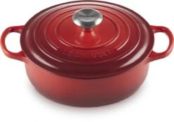 Le Creuset - Gietijzeren - Lage Braadpan - 24cm - Kersenrood -Kookgerei Koning Verkoop 1200x843 4