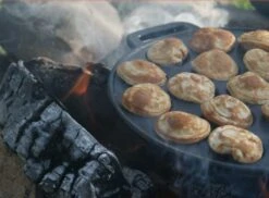 The Windmill Poffertjespan 30 Cm Gietijzer 2,3 Kg Zwart 16 The Windmill Poffertjespan 30 Cm Gietijzer 2,3 Kg Zwart -Kookgerei Koning Verkoop 1200x884 10