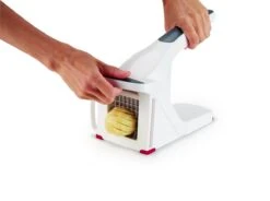 Zyliss Fritessnijder Met 2 Inzetten -Kookgerei Koning Verkoop 1200x893 1