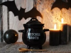 Something Different Soepkom Witches Broth Cauldron With Broom Spoon Zwart 9 Something Different Soepkom Witches Broth Cauldron With Broom Spoon Zwart -Kookgerei Koning Verkoop 1200x896 5