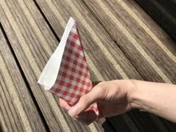 Papieren Frietzak - 30 Stuks - Kleine Patat Maat K14 - Boerenbont - Rode Ruitjes - Puntzak - Patatzak - Traktaties -Kookgerei Koning Verkoop 1200x899 25