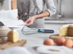 Joseph Joseph - Twist Whisk Sky -Kookgerei Koning Verkoop 1200x899 31