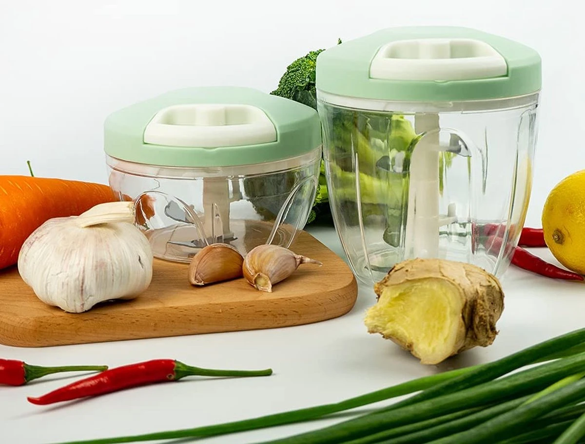 Doogo® Groentesnijder Met Trekkoord – Hakmolen – 900 ML – Groentehakker – Kruidenmolen – Uiensnijder – Pink 3 Doogo® Groentesnijder Met Trekkoord – Hakmolen – 900 ML – Groentehakker – Kruidenmolen – Uiensnijder – Pink - Afbeelding 3