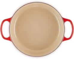 Le Creuset - Gietijzeren - Lage Braadpan - 24cm - Kersenrood -Kookgerei Koning Verkoop 1200x963 5