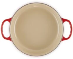 Le Creuset - Gietijzeren - Lage Braadpan - 24cm - Kersenrood -Kookgerei Koning Verkoop 1200x971 2