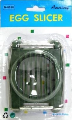 Merkloos Handige Eiersnijder - Ei Snijder - Handig Voor In De Keuken - Eiersnijders - Egg Slicer - Kleur Assorti