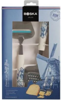 Boska Kaasset Delfts Blauw - Kaasschaaf - Kaasrasp - Kaasschaaf Voor Alle Soorten Kaas - Hollands Cadeau - Cadeauset - Giftset - Cadeautips - Keukengerei - Keuken Accessoires - 10 Jaar Garantie -Kookgerei Koning Verkoop 731x1200