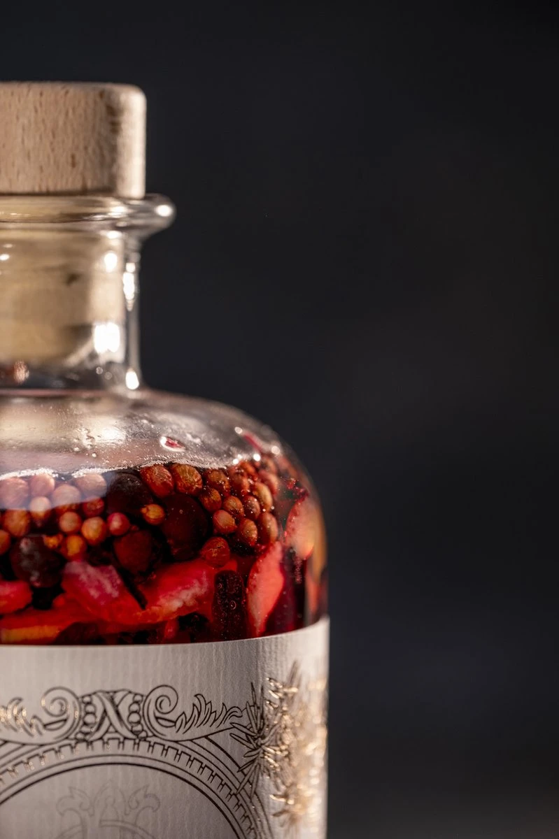 DIY Gin - Edition Pink Citrus - Maak Je Eigen Gin Voor Een Heerlijke Gin Tonic - 500ml 2 DIY Gin - Edition Pink Citrus - Maak Je Eigen Gin Voor Een Heerlijke Gin Tonic - 500ml - Afbeelding 2