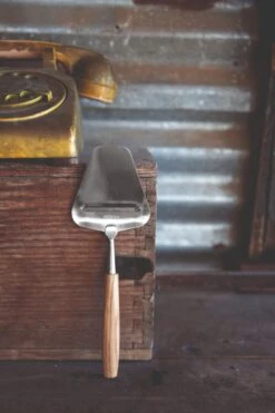 Boska Kaasschaaf Oslo - Kaaschaaf Harde Kaas - Kaasschaaf Voor Oude Kaas - Kaasschaaf Houten Handvat - RVS - Keukengerei - Keuken Accessoires - 10 Jaar Garantie 25 Boska Kaasschaaf Oslo - Kaaschaaf Harde Kaas - Kaasschaaf Voor Oude Kaas - Kaasschaaf Houten Handvat - RVS - Keukengerei - Keuken Accessoires - 10 Jaar Garantie -Kookgerei Koning Verkoop 800x1200 125