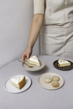 Gebaksbordjes - Taart Bordjes - 4 Stuks - Vaatwasser Bestendig - Keramiek - Wit - Beige - Bruin - Naturel -Kookgerei Koning Verkoop 800x1200 85