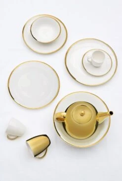 Vtwonen Serviesset - Wit/Goud - Porselein - 36-Delig -Kookgerei Koning Verkoop 809x1200 1
