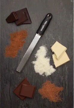 Microplane 46020 Premium Rasp Zester - Zwart - Staal -Kookgerei Koning Verkoop 825x1200 2