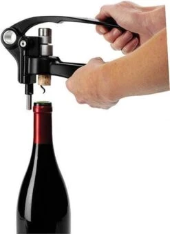 Le Creuset Kurkentrekker Met Capsulesnijder LM-250 13 Le Creuset Kurkentrekker Met Capsulesnijder LM-250 -Kookgerei Koning Verkoop 875x1200 2