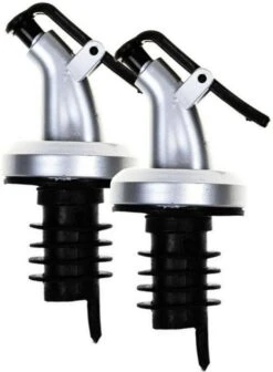 Binnenshuis - Olijfolie Schenktuit - Schenkdop Voor Wijn, Fles Of Cocktail - Kunststof Dop - 1 Stuk - Universeel - Rubberen Afsluitring - Olie Schenker - Bar Accessoires - Schenker -Kookgerei Koning Verkoop 881x1200 8