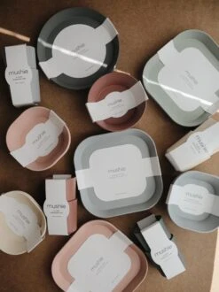 Siliconen Kommen - Mushie - Woodchuck - Set 2 25 Siliconen Kommen - Mushie - Woodchuck - Set 2 -Kookgerei Koning Verkoop 897x1200